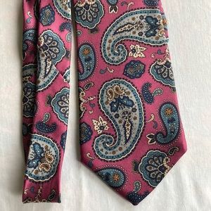 GANT Limited Ed. vtg. 100%silk medium paisley print, pinkish purple $15